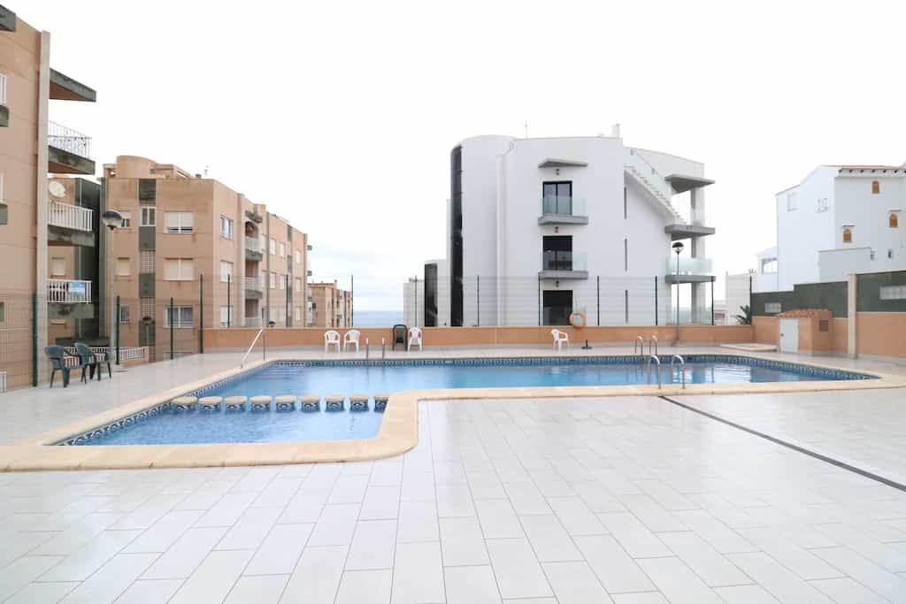 Condominium in Torrelamata, Valencia 11519735