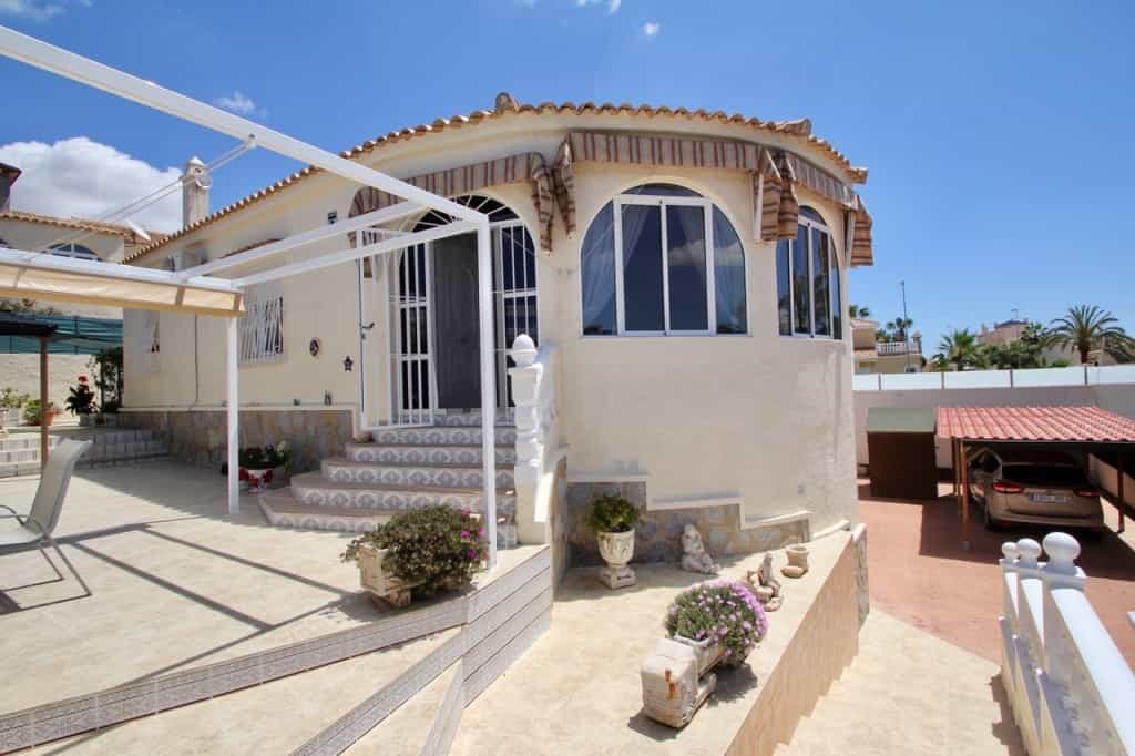 House in San Miguel de Salinas, Valencia 11520521