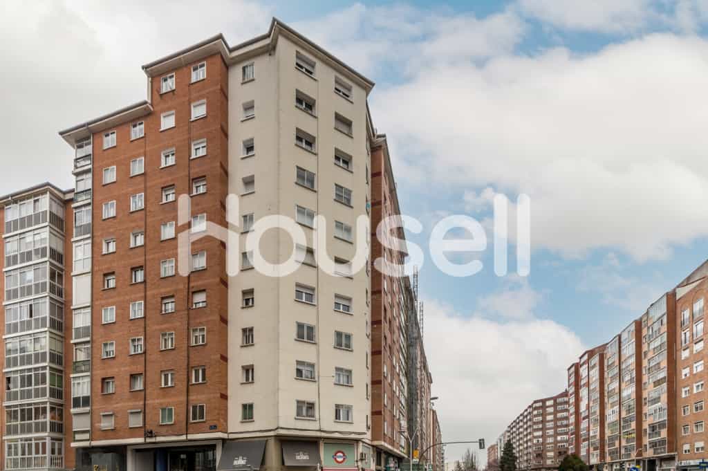 Condominium in Burgos, Castilla y León 11521326