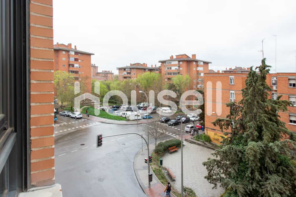 Condominium in Madrid, Comunidad de Madrid 11521344