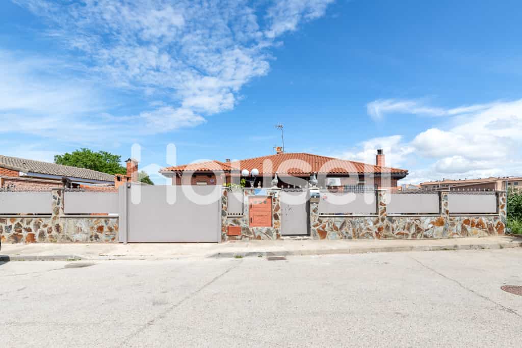 Rumah di Cedillo del Condado, Castilla-La Mancha 11521467