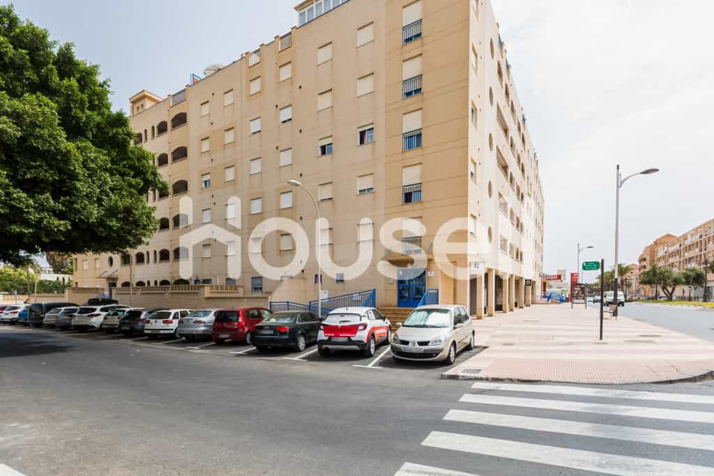 Condominium in Roquetas de Mar, Andalucía 11521707