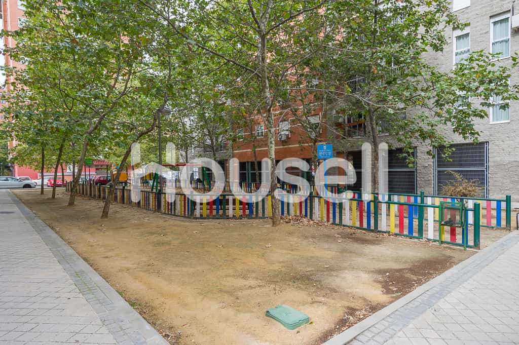 Condominium in Madrid, Comunidad de Madrid 11521840
