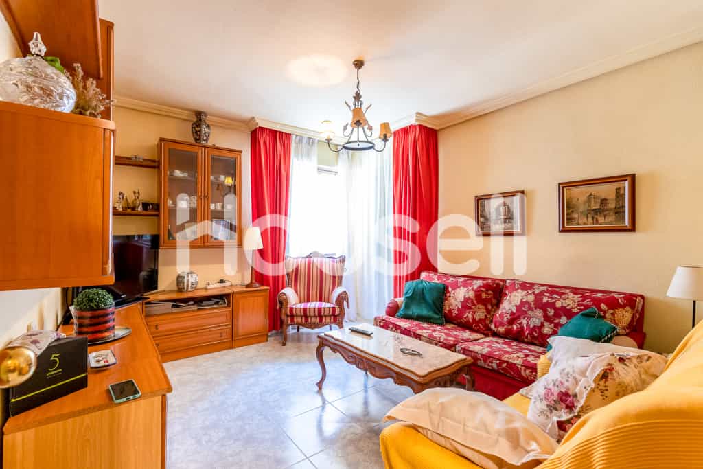 Condominium in Torrijos, Castille-La Mancha 11522028