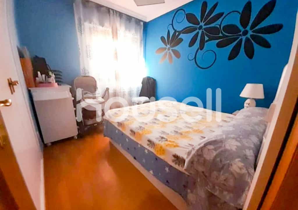 Condominium in Puertollano, Castille-La Mancha 11522039