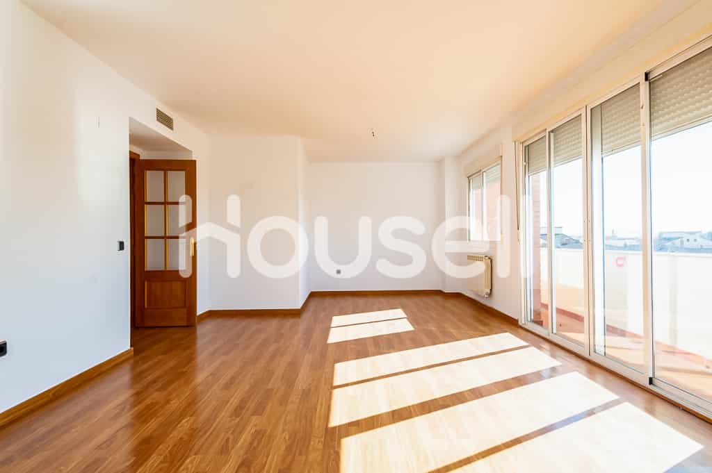 Condominium in Linares, Andalusia 11522243