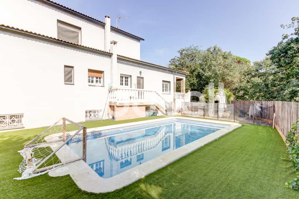 жилой дом в San Feliu del Raco, Catalonia 11522349