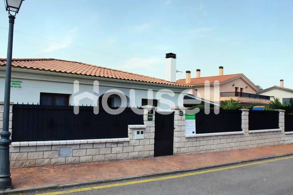 σπίτι σε Santibáñez el Alto, Extremadura 11522487