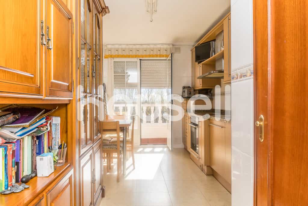 公寓 在 Ferral del Bernesga, Castille-Leon 11522548