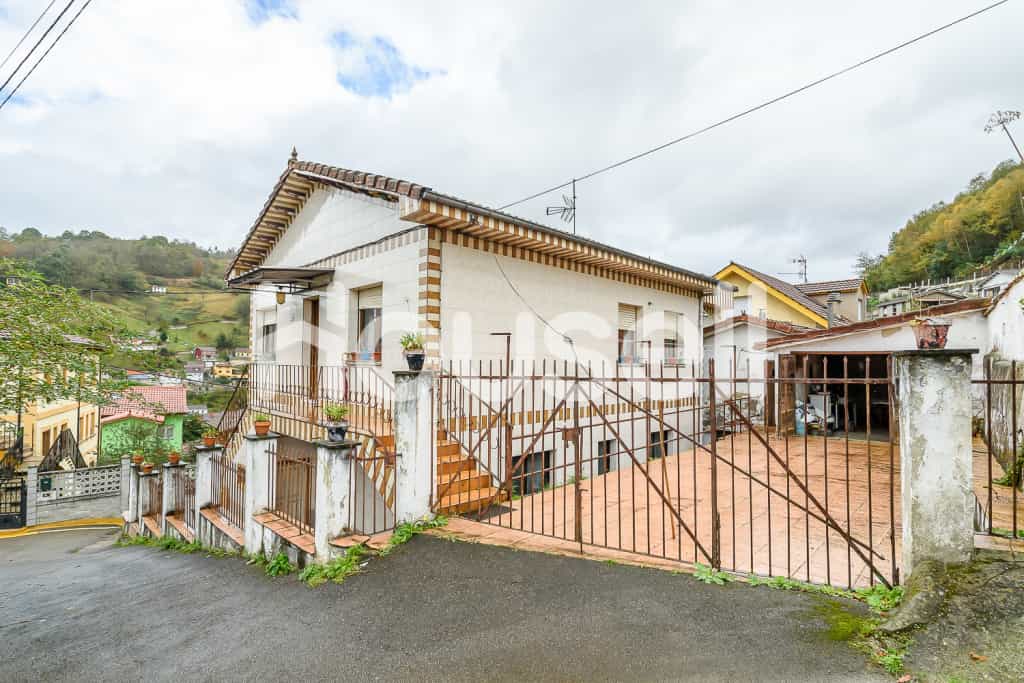 بيت في Mieres, Asturias 11522564