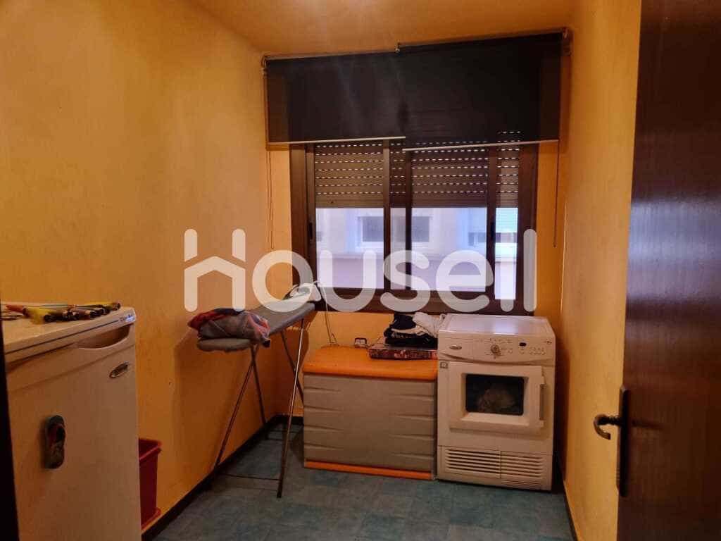 Condominium in Mataro, Catalonië 11522689