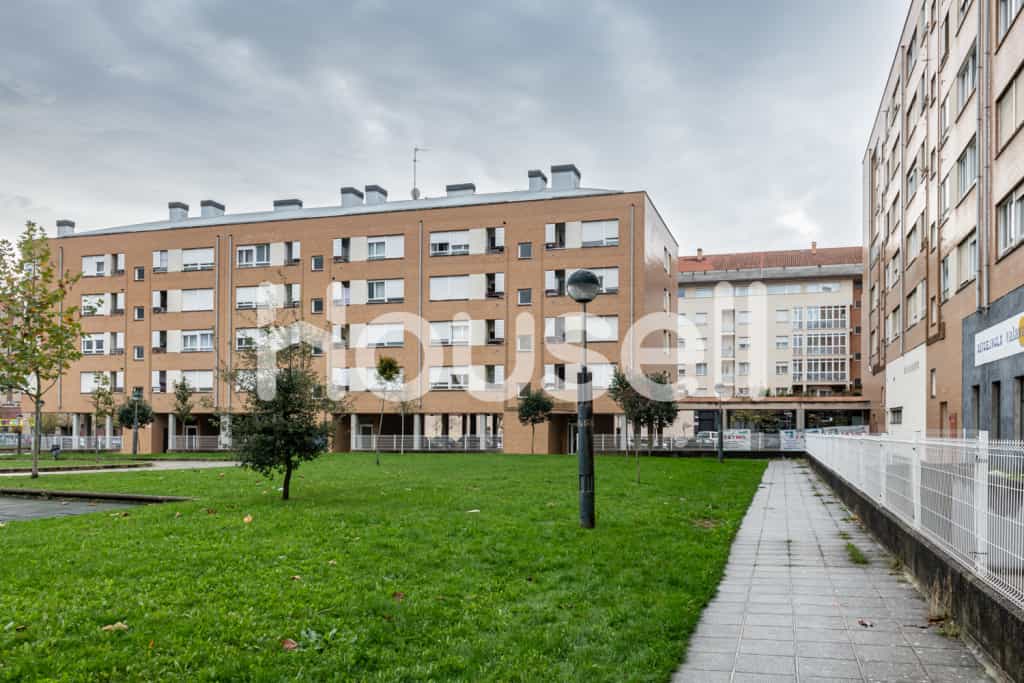 Condominium in Gasteiz, Euskadi 11522697