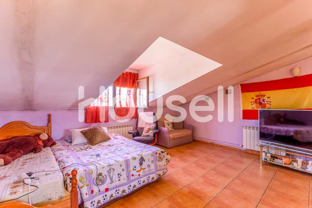 House in Cazalegas, Castilla-La Mancha 11522711