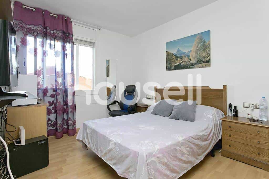 Condominium dans Tarrasa, Catalogne 11522765