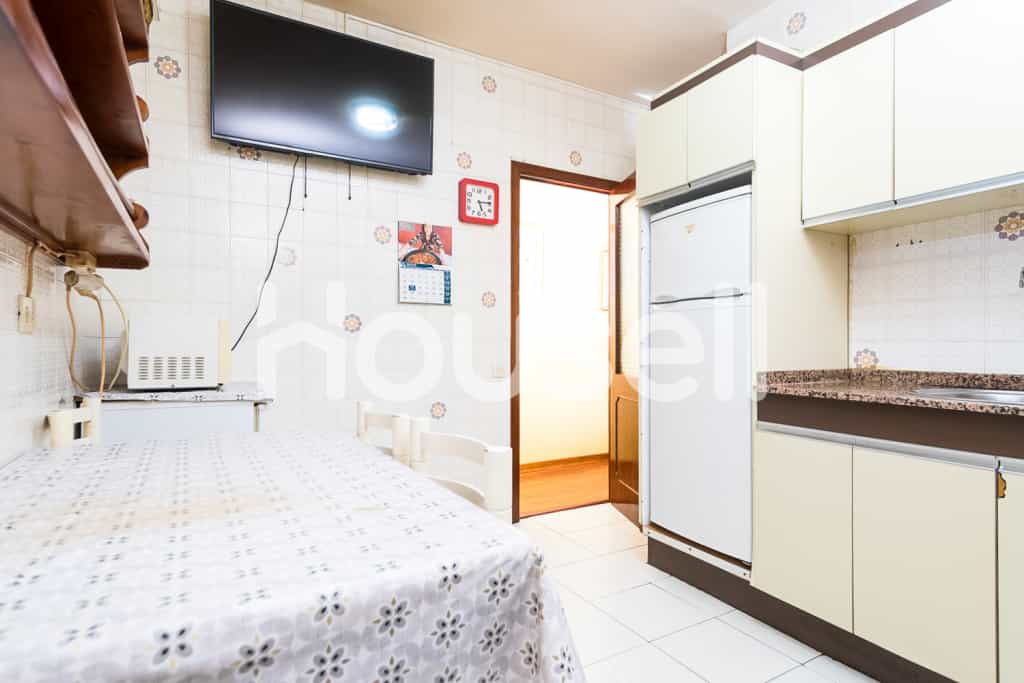 Condominium in Arteixo, Galicia 11522822
