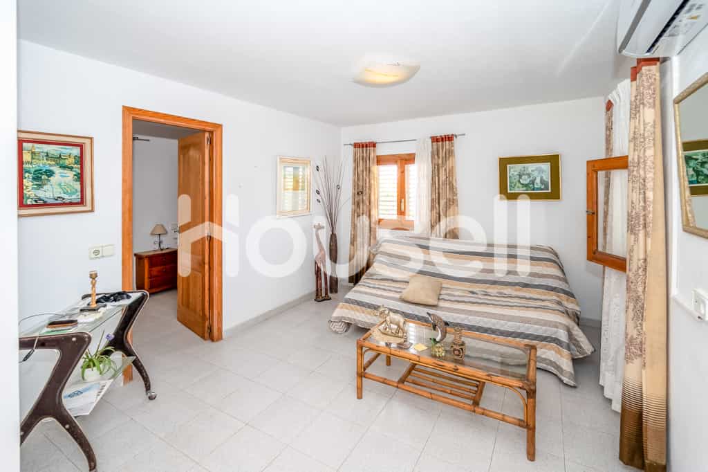 Condominium in Sant Antoni de Portmany, Illes Balears 11522904