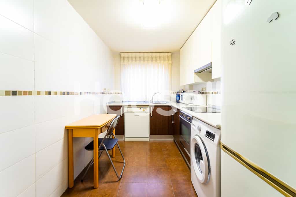 Condominium in Alovera, Castille-La Mancha 11523000