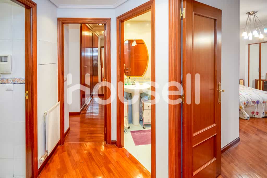 Condominium in Gasteiz, Euskadi 11523080