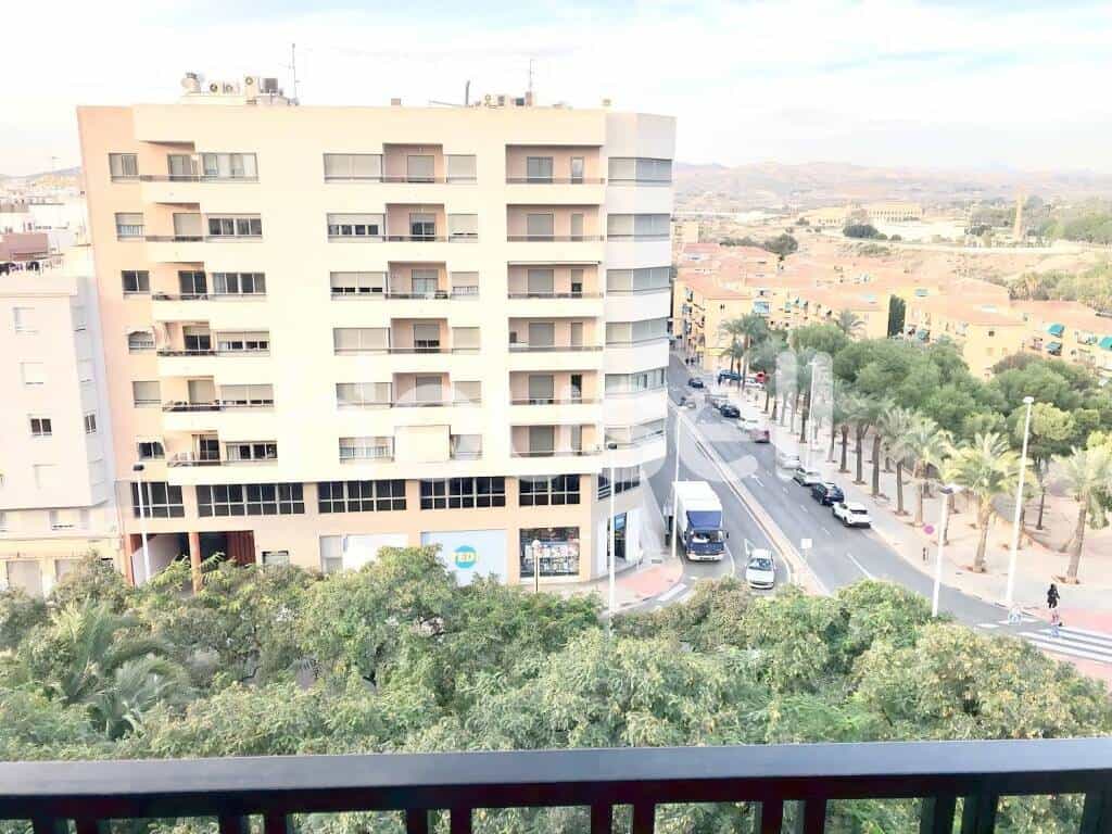 Квартира в Elx, Comunidad Valenciana 11523106