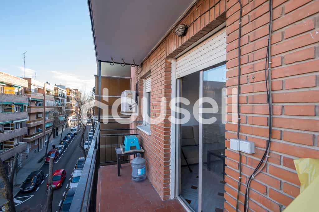 Condominium in Madrid, Comunidad de Madrid 11523197