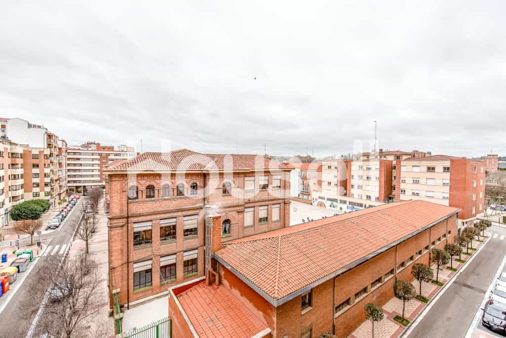 Condominium in Valladolid, Castilla y León 11523278