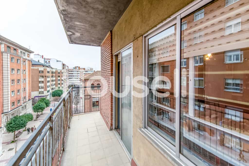 Condominium in Valladolid, Castille-Leon 11523278