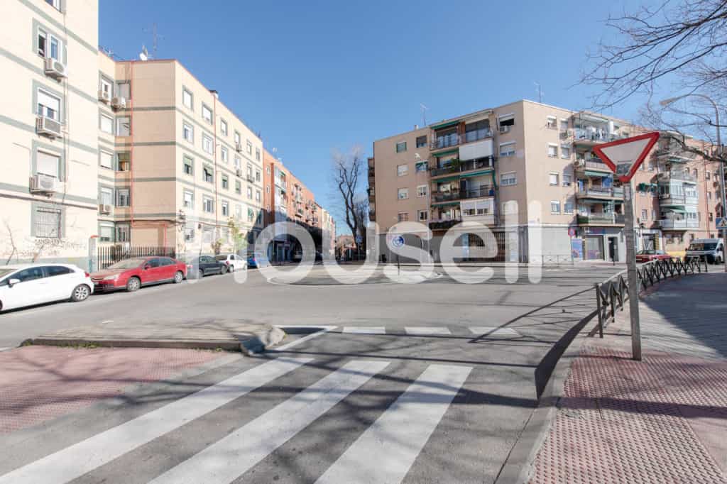 Condominium in Madrid, Comunidad de Madrid 11523283