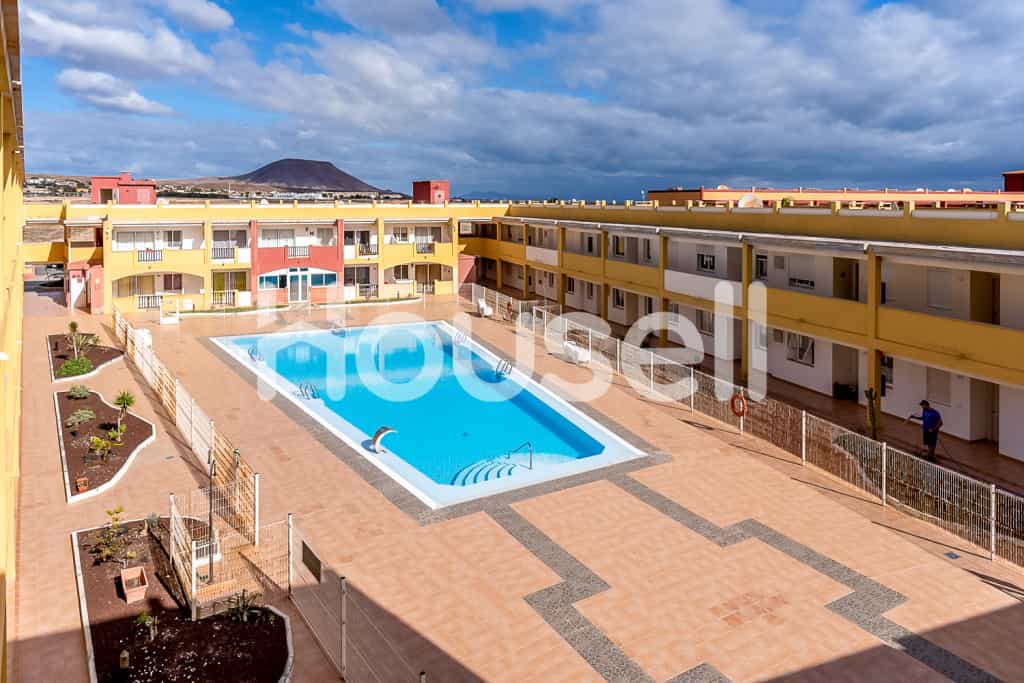 Condominium in La Oliva, Canarias 11523332