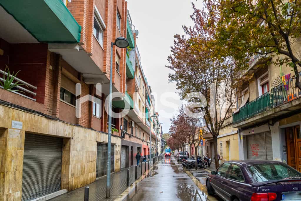 Condominium in Santa Coloma de Gramenet, Catalunya 11523415