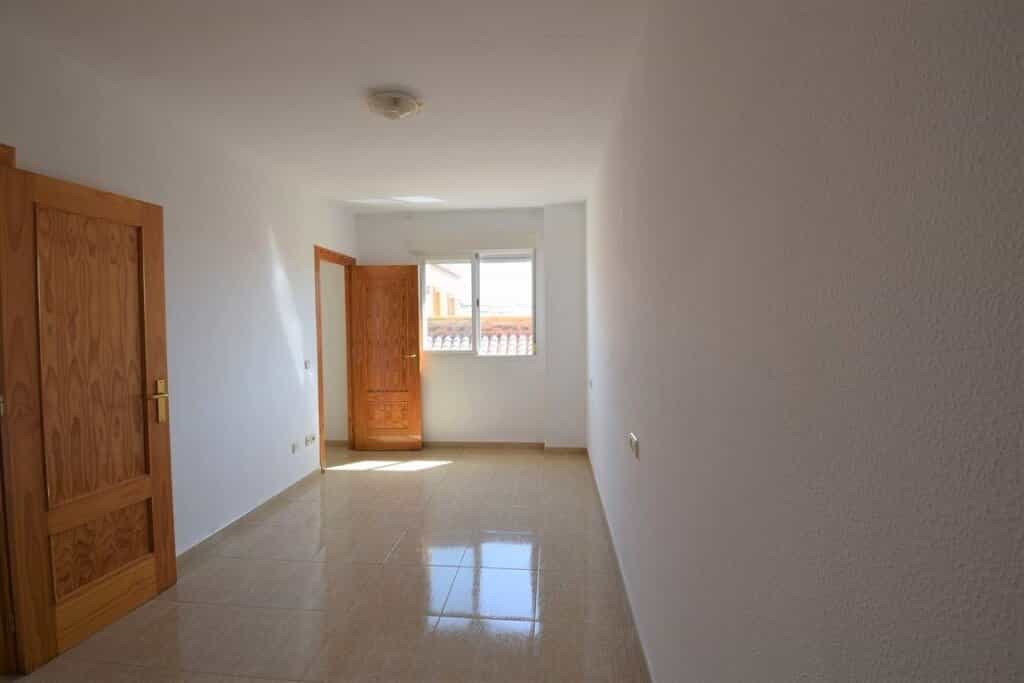 Condominium in El Ejido, Andalucía 11523450