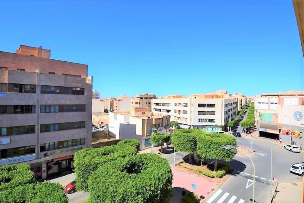 Condominio en El Ejido, Andalucía 11523459