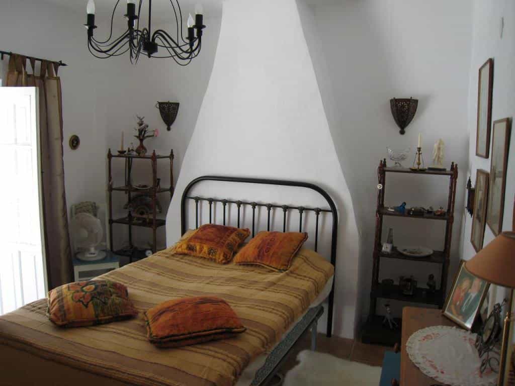 House in Velez de Benaudalla, Andalusia 11523535