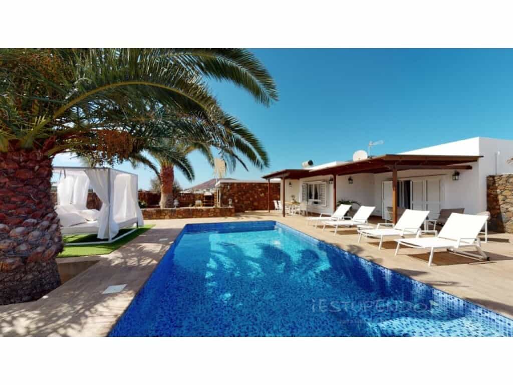 Résidentiel dans Playa Blanca, Canarias 11523643