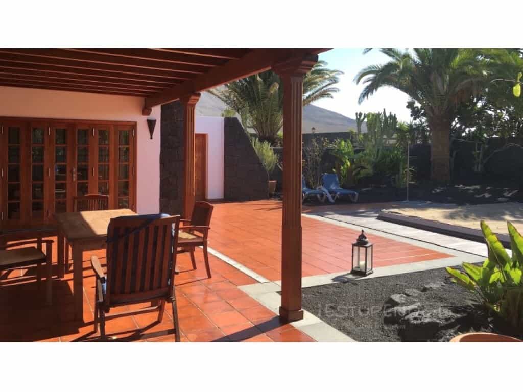 Будинок в Playa Blanca, Canarias 11523647