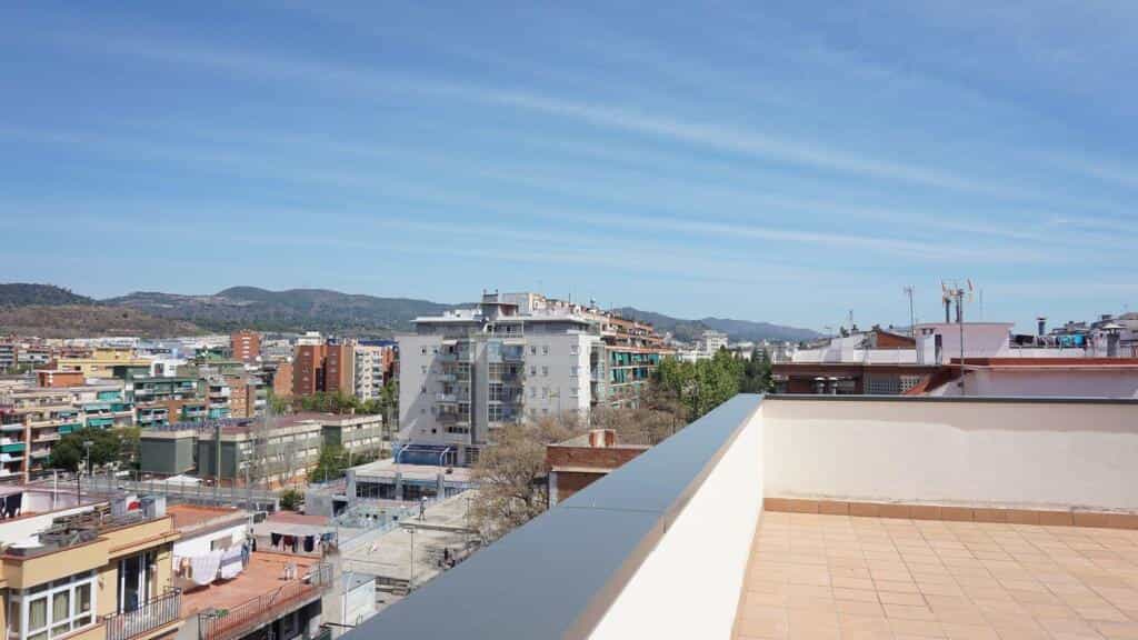 Будинок в Бадалона, Каталонія 11523691