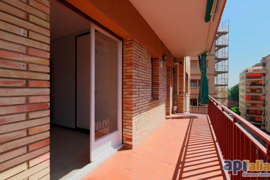 Condominium in Premia de Mar, Catalonia 11523700