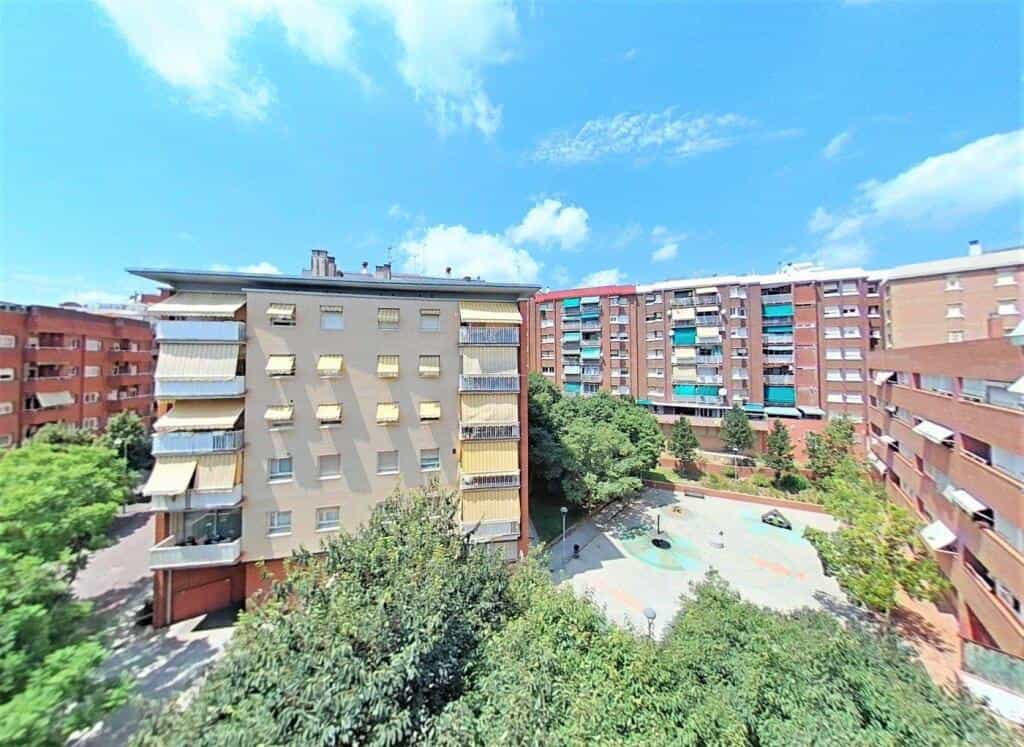 Condominium in Viladecans, Catalonia 11523715