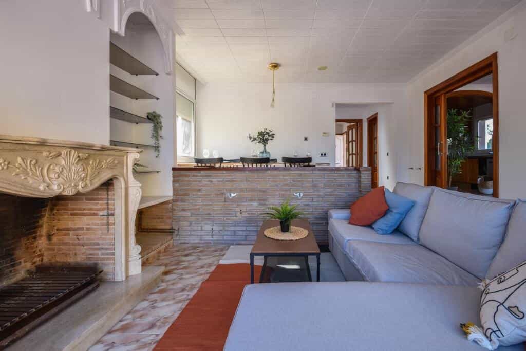 House in , Catalonia 11523732