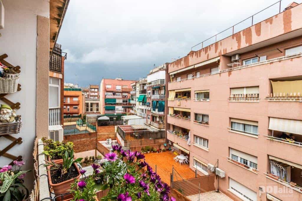 Condominium in Barberà del Vallès, Catalunya 11523748
