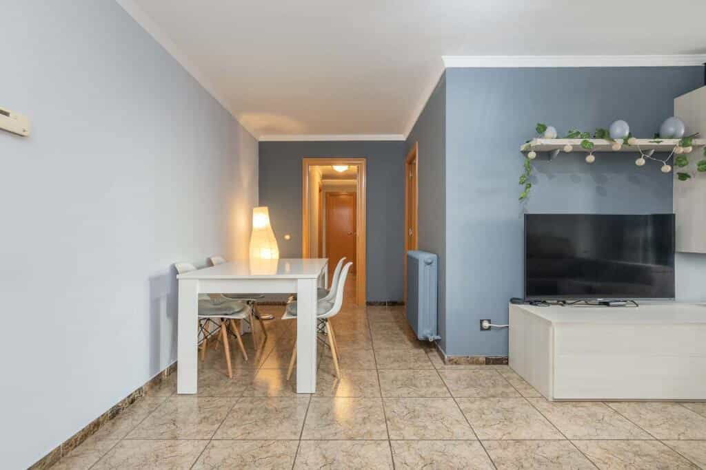 Квартира в Santa Coloma de Gramenet, Catalonia 11523757