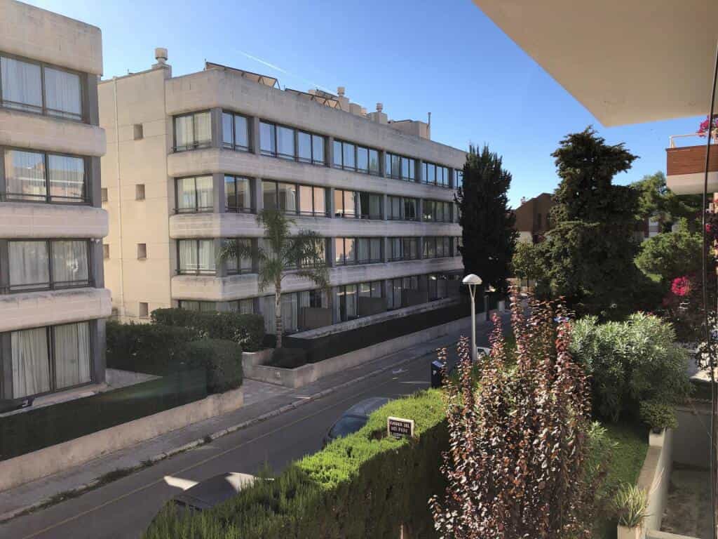 Condominium in Villanueva y Geltru, Catalonia 11523773