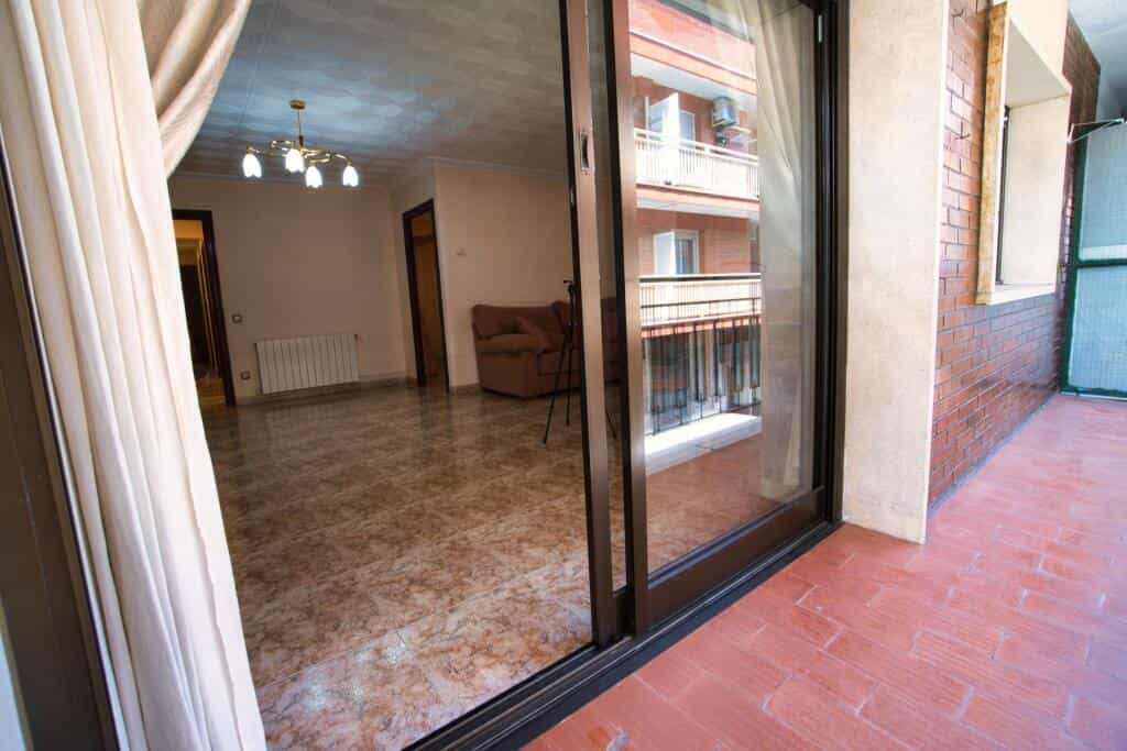 Eigentumswohnung im Sant Boi de Llobregat, Catalunya 11523820