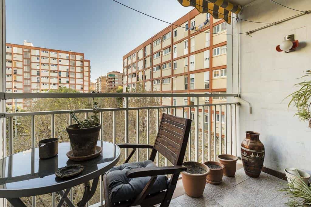 Condominium in San Adriaan de Besos, Catalonië 11523822