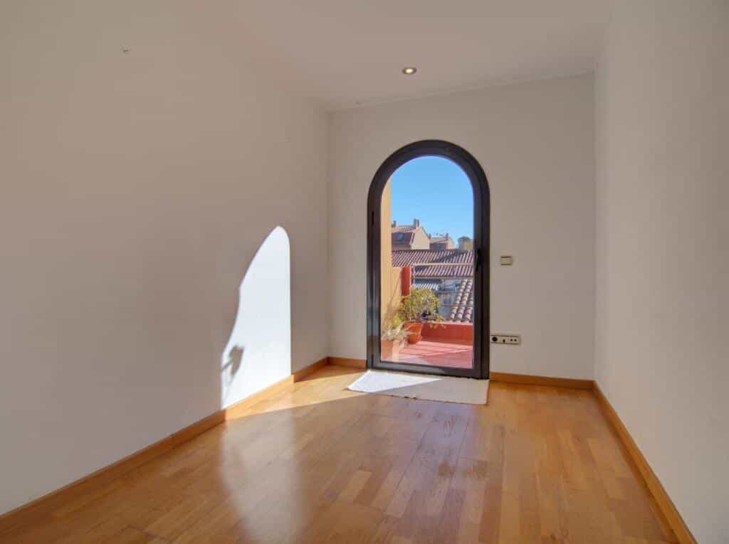 मकान में Sant Feliu de Llobregat, Catalunya 11523823