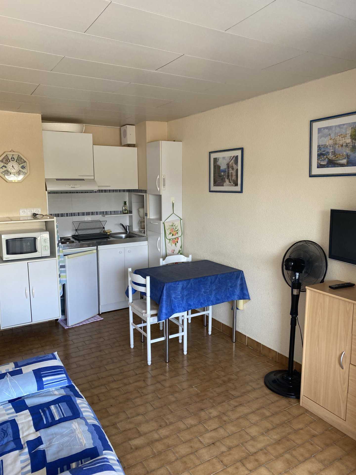 公寓 在 Port-Saint-Louis-du-Rhone, Provence-Alpes-Cote d'Azur 11523961