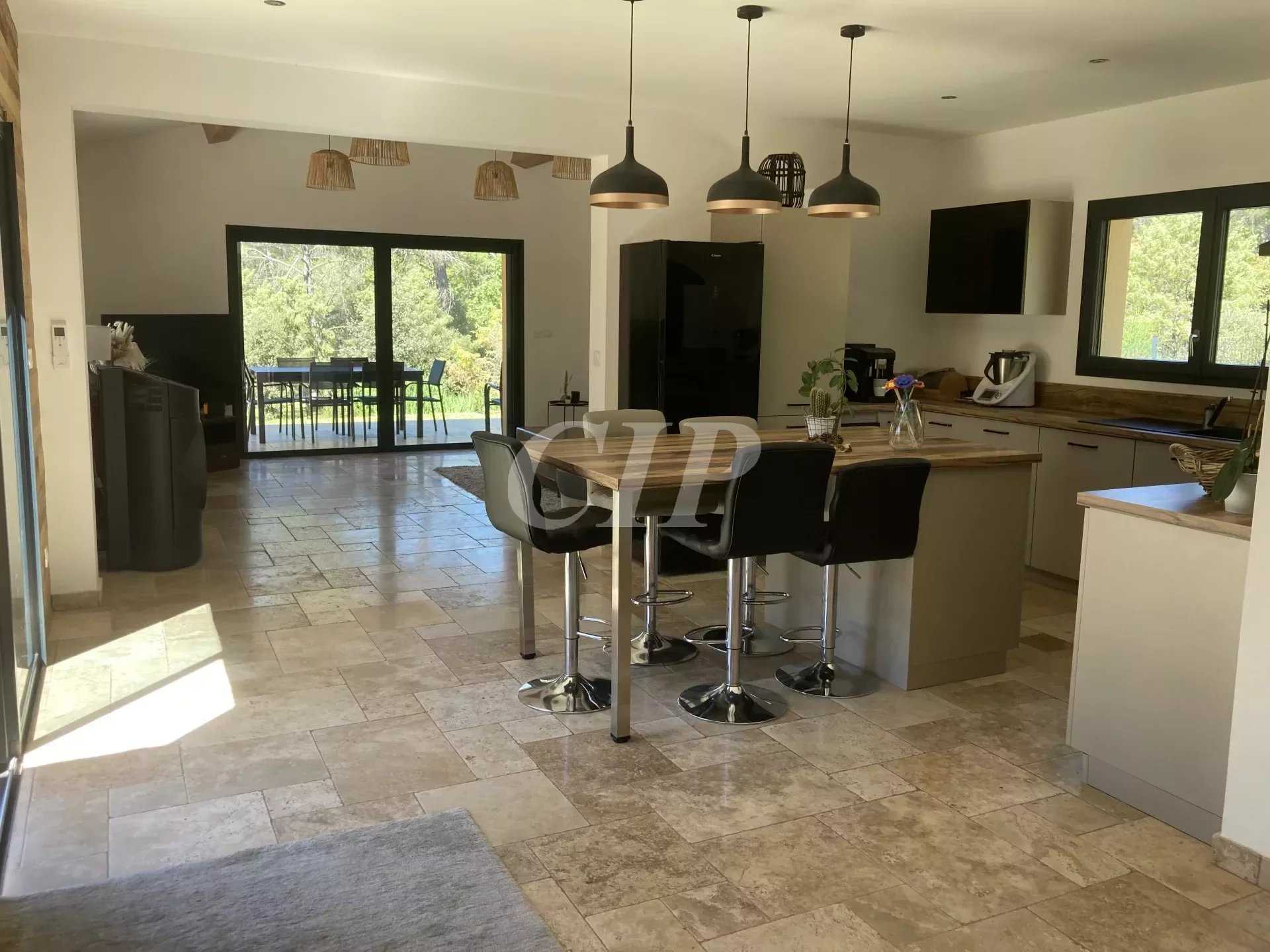 Huis in Flayosc, Provence-Alpes-Côte d'Azur 11523969