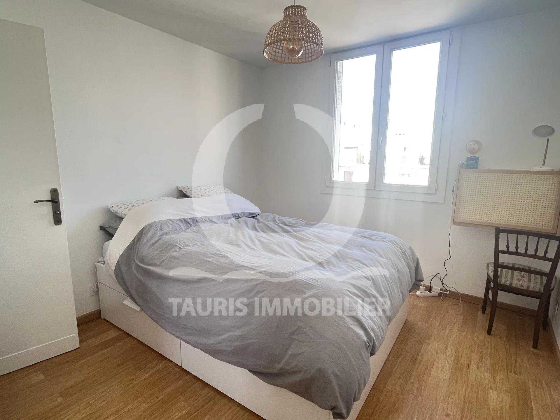Condominium in Marseille, Provence-Alpes-Cote d'Azur 11523996