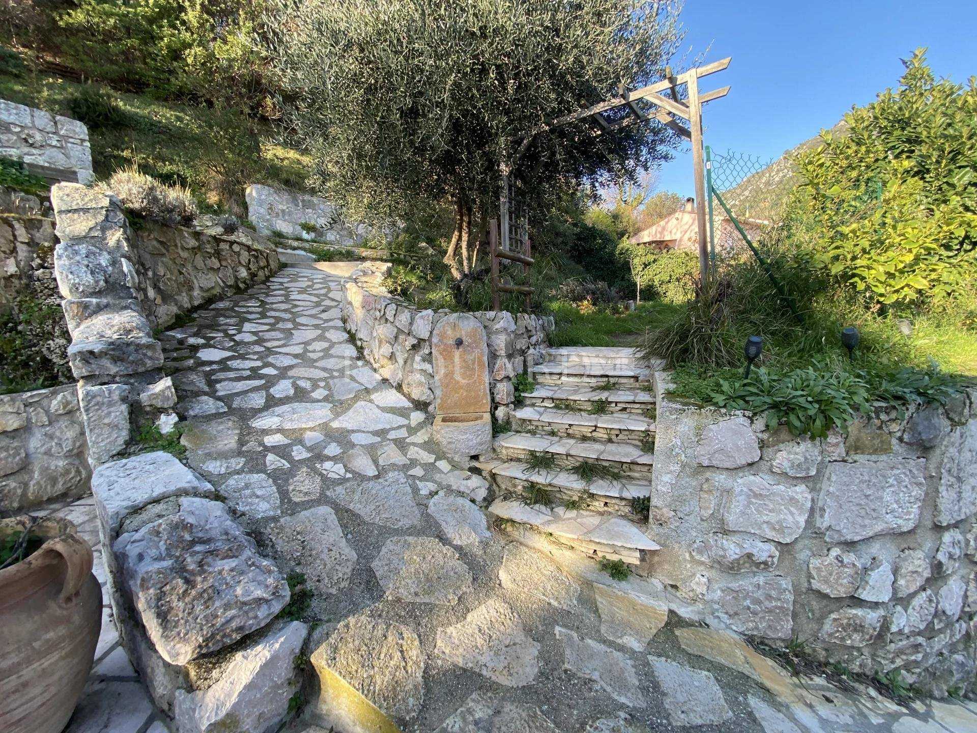 House in Menton, Provence-Alpes-Cote d'Azur 11524015