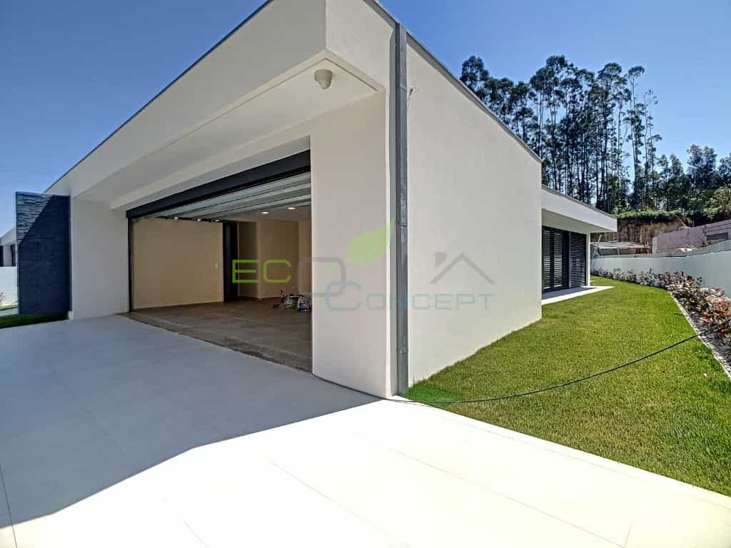 Casa nel Rio Meão, Aveiro District 11524740