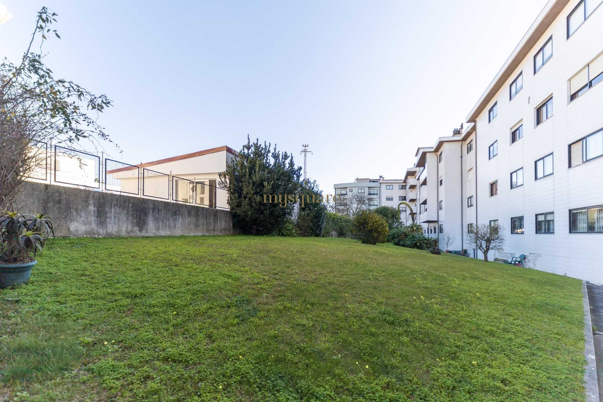 Condominium in Canelas, Porto District 11524759